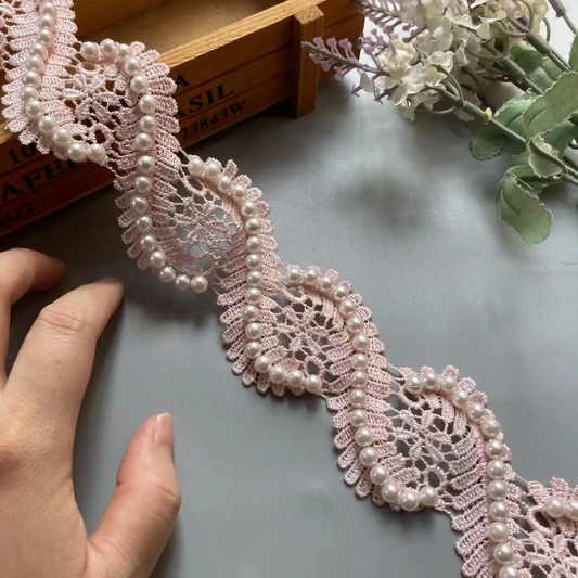 شريط دانتيل عريض