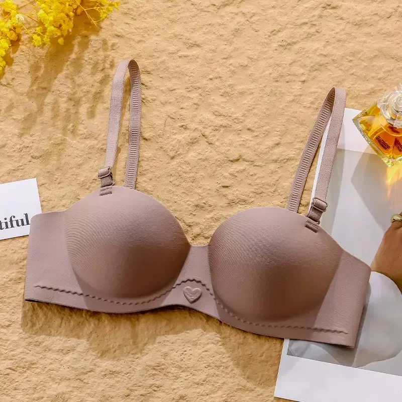 ملابس داخلية جديدة بدون أثر للفتيات ذات ثديين صغيرين تبدو كبيرة وتجمع لمنع ترهل حمالة الصدر للنساء