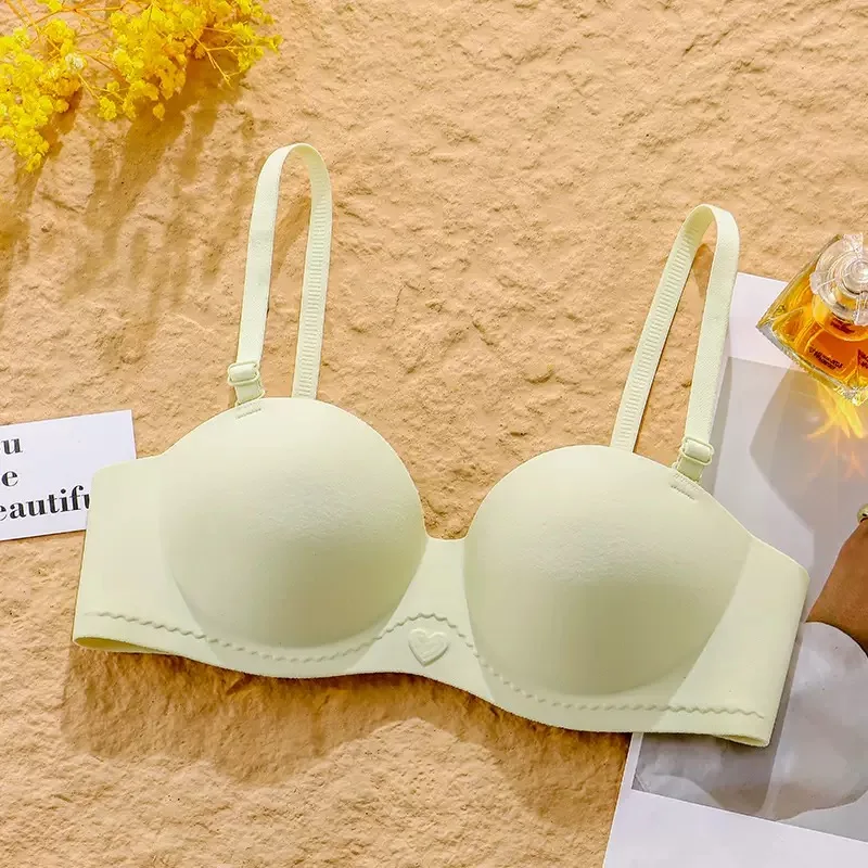 ملابس داخلية جديدة بدون أثر للفتيات ذات ثديين صغيرين تبدو كبيرة وتجمع لمنع ترهل حمالة الصدر للنساء